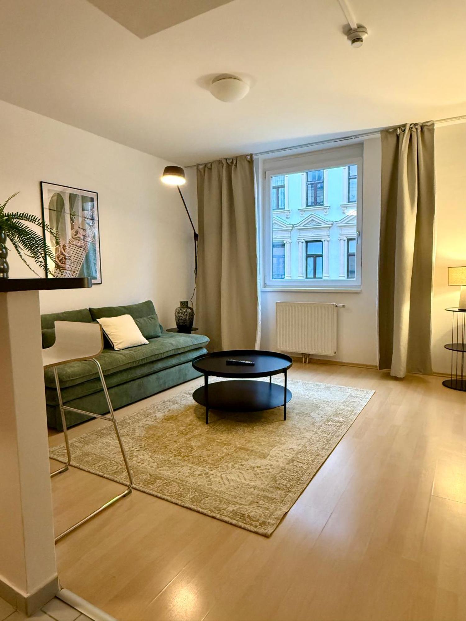 Eqbase Apartment *